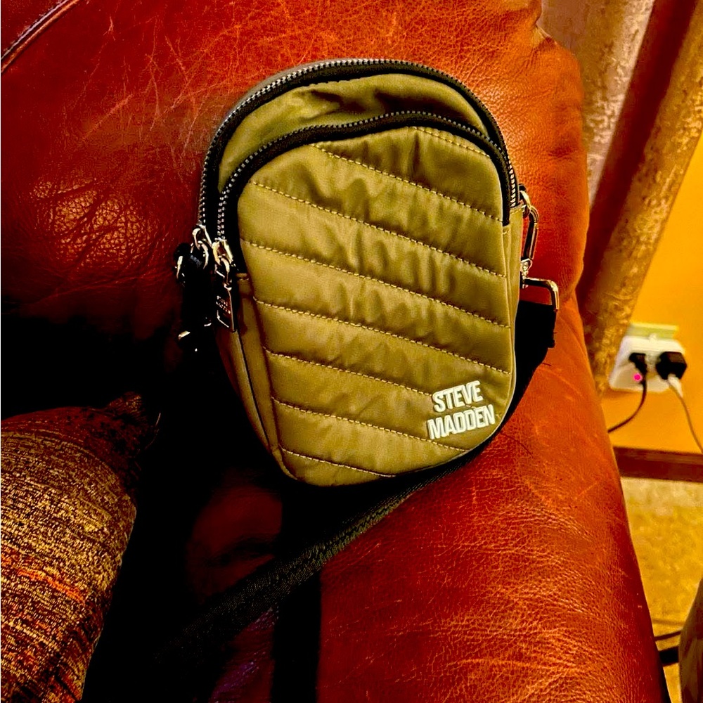 Steve Madden crossbody bag